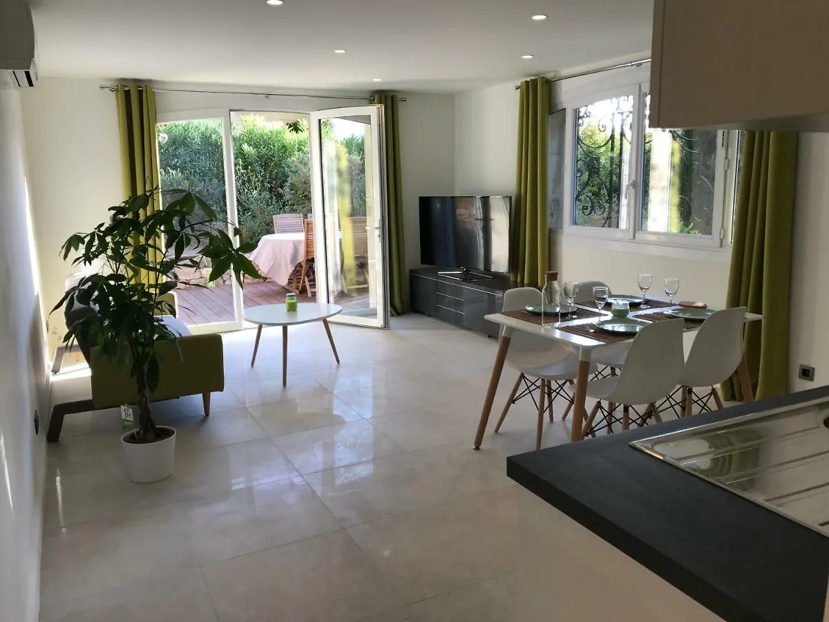 Le Nautile Villa Hyeres 0*,